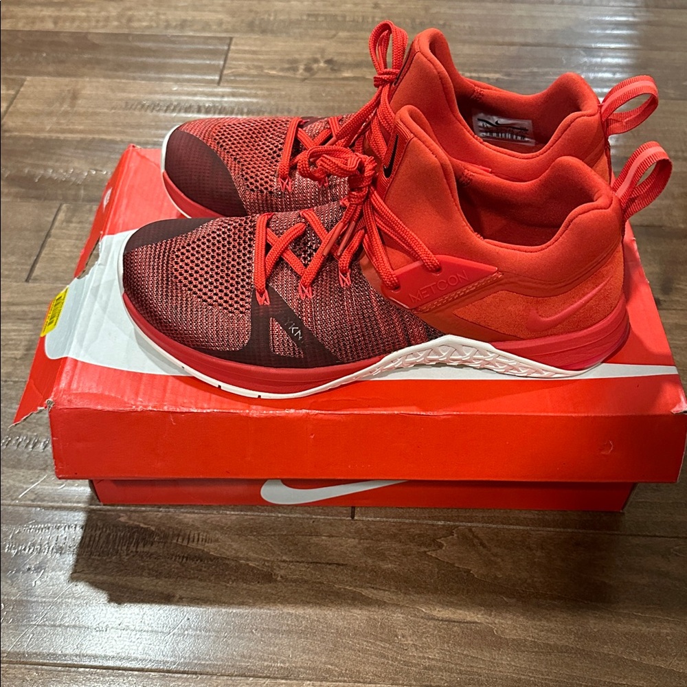NEW Nike Men's Metcon Red Sneakers